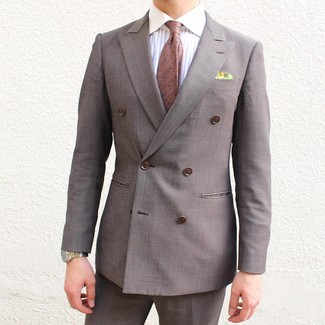 Comment porter une cravate á pois marron: Essaie d'associer un blazer croisé marron avec une cravate á pois marron pour un look pointu et élégant.