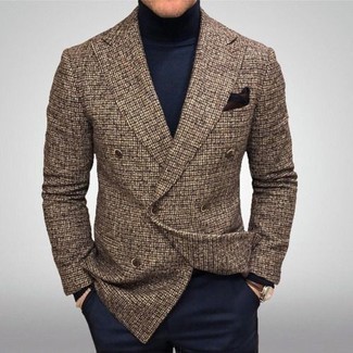 Comment porter un blazer croisé en laine à carreaux marron foncé quand il fait chaud: Sois au sommet de ta classe en portant un blazer croisé en laine à carreaux marron foncé et un pantalon de costume bleu marine.