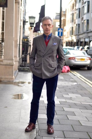 Comment porter un blazer après 60 ans