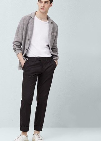 Comment porter un blazer en été à l'adolescence