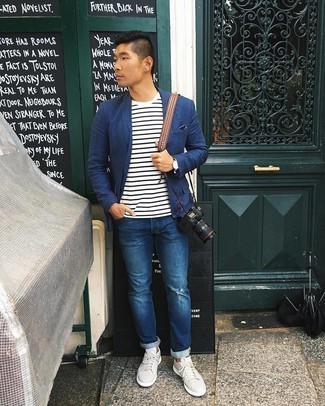 Comment porter un blazer pour un style relax quand il fait très chaud