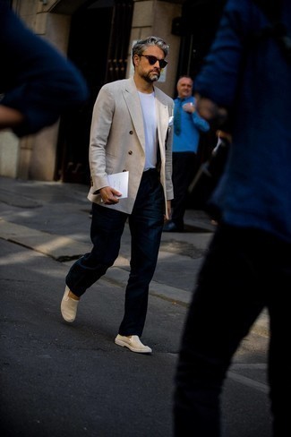 Comment porter un blazer quand il fait très chaud