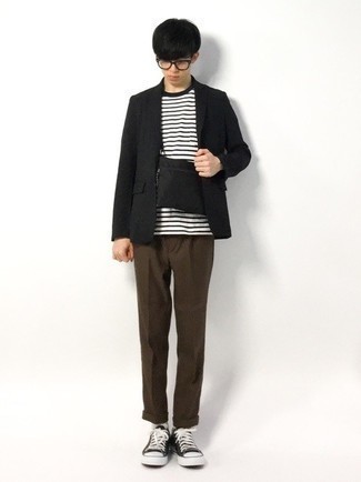 Comment porter un blazer en été à l'adolescence