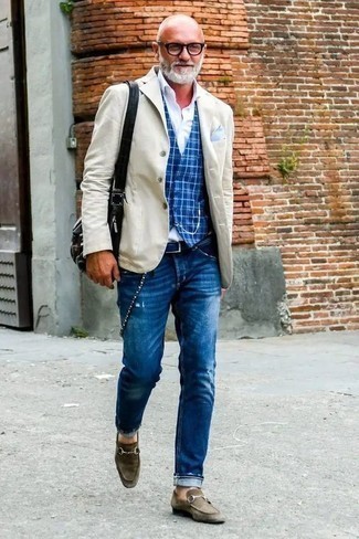 Comment porter un blazer avec des slippers après 50 ans