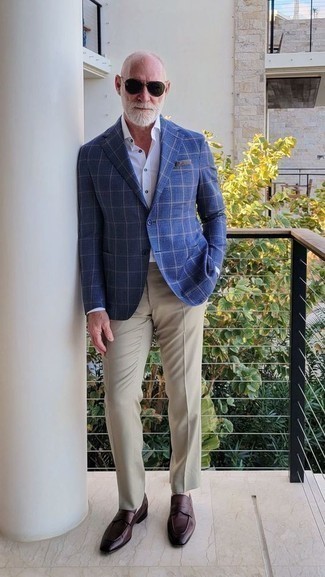 Comment porter un blazer avec des slippers après 50 ans