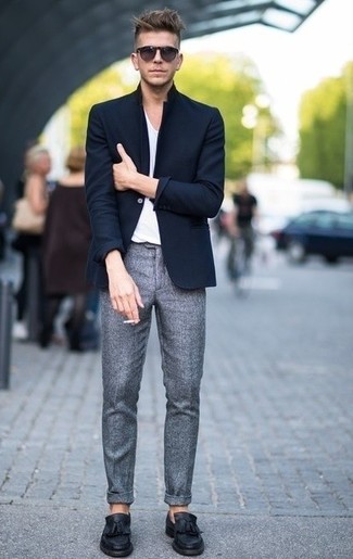 Comment porter un blazer avec des slippers pour un style chic decontractés