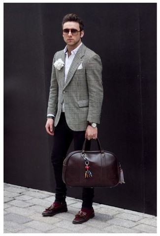 Comment porter un blazer avec des slippers pour un style chic decontractés