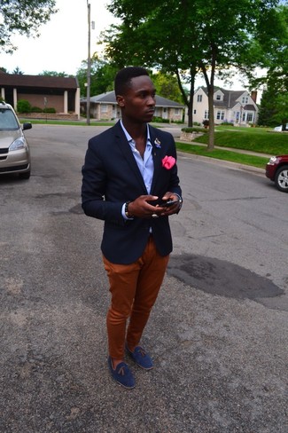Comment porter un blazer avec des slippers pour un style chic decontractés à 20 ans