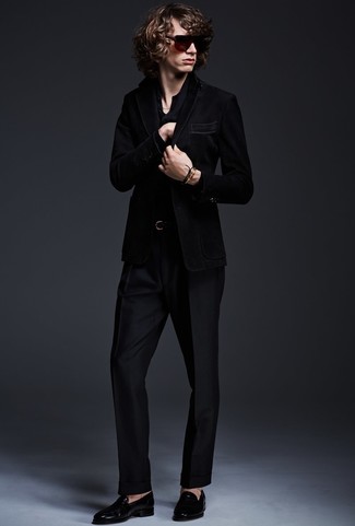 Comment porter un blazer avec des slippers pour un style chic decontractés à 20 ans