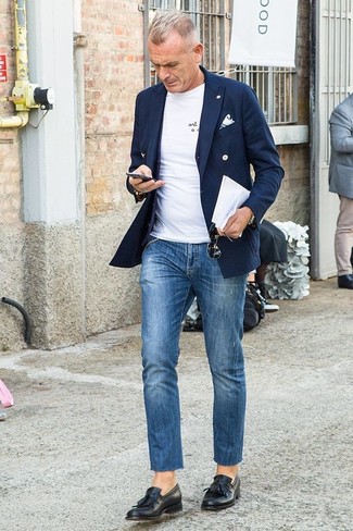 Comment porter un blazer avec des slippers après 50 ans
