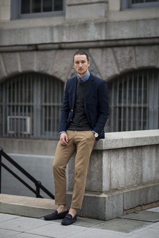 Comment porter un blazer avec des slippers pour un style chic decontractés à 20 ans
