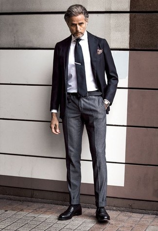 Comment porter un blazer avec des slippers après 50 ans