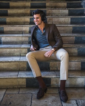 Comment porter un blazer avec des slippers pour un style chic decontractés à 20 ans