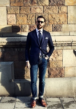 Comment porter un blazer avec des slippers pour un style chic decontractés