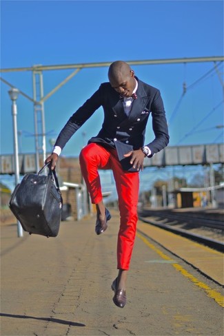 Comment porter un blazer avec des slippers pour un style chic decontractés