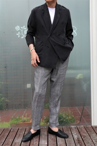 Comment porter un blazer avec des slippers après 50 ans