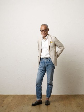 Comment porter un blazer avec des slippers après 50 ans