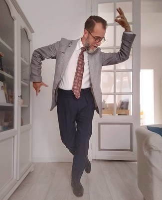 Comment porter un blazer avec des slippers après 50 ans