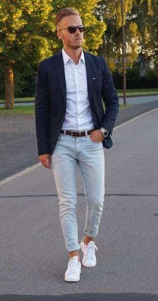 Comment porter un blazer avec un jean skinny pour un style chic decontractés en été