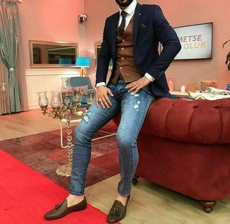Comment porter un blazer avec un jean skinny pour un style chic decontractés à 20 ans