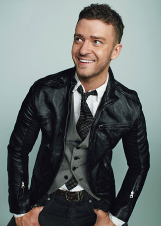 Tenue de Justin Timberlake: Blouson aviateur en cuir noir, Gilet gris, Chemise à manches longues blanche, Jean skinny noir