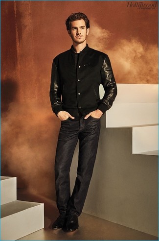 Tenue de Andrew Garfield: Blouson aviateur noir, Jean noir, Chaussures richelieu en cuir noires