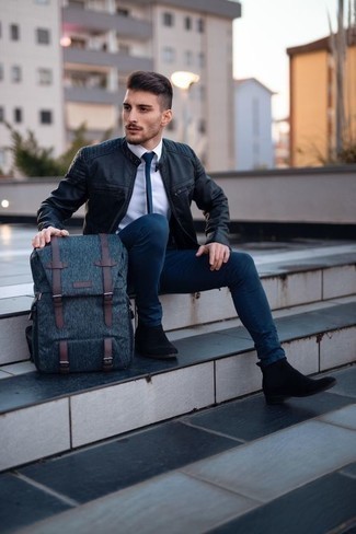 Comment porter un sac à dos bleu pour un style chic decontractés