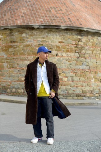 Comment porter une casquette de base-ball bleue en hiver