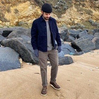 Comment porter un bonnet bleu