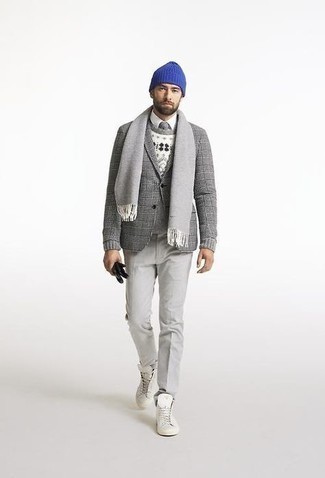 Comment porter un bonnet bleu