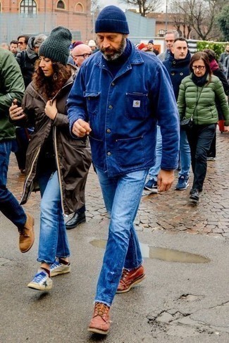 Comment porter un bonnet bleu