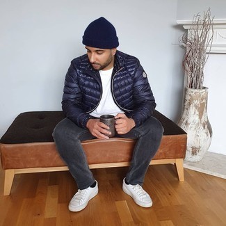 Comment porter un bonnet bleu