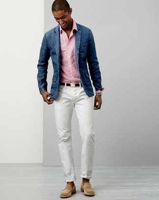Comment porter un blazer bleu avec un jean blanc