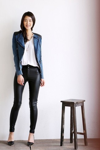 Comment porter une veste motard en denim bleue