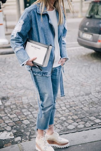 Comment porter une veste motard en denim bleue