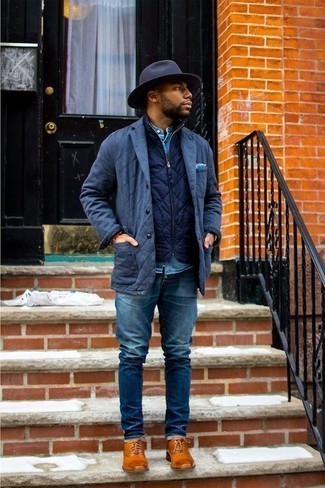 Comment porter un chapeau bleu pour un style chic decontractés quand il fait chaud