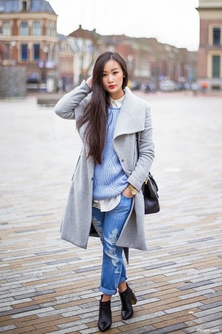 Un pull surdimensionné à porter avec un jean bleu