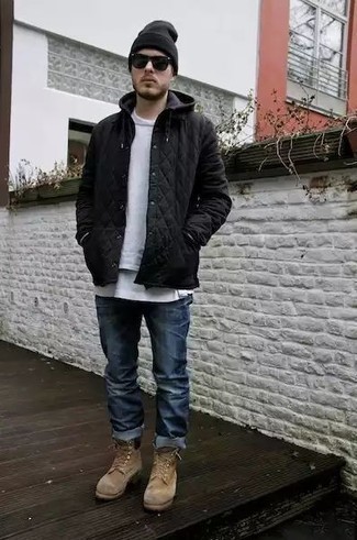 Un sweat-shirt à porter avec un jean bleu