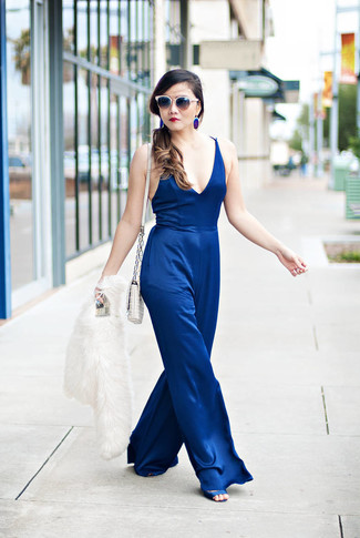 Comment porter une combinaison pantalon bleue