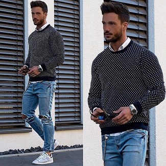 Comment porter un pantalon bleu pour un style relax