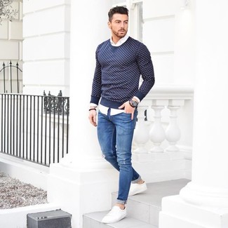 Comment porter un pantalon bleu pour un style relax
