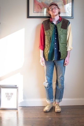 Comment porter un jean à patchwork bleu pour un style decontractés en automne