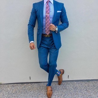 Comment porter des chaussettes imprimées bleues