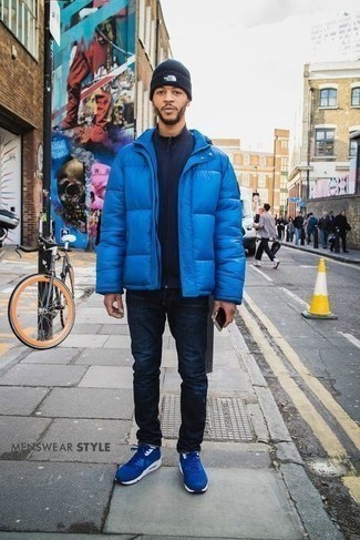 Comment porter une doudoune bleue