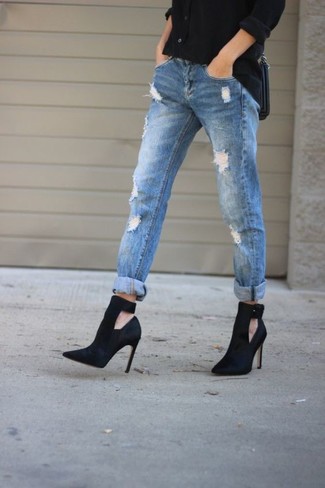 Comment porter un jean déchiré bleu