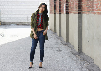 Comment porter un jean déchiré bleu en automne