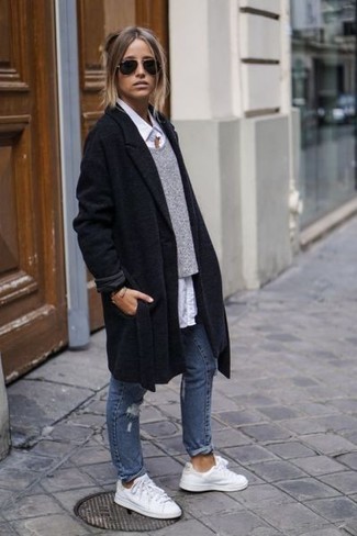 Comment porter un jean déchiré bleu