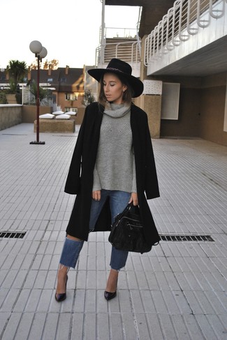 Comment porter un jean déchiré bleu