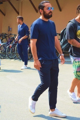 Comment porter des lunettes de soleil bleues quand il fait très chaud