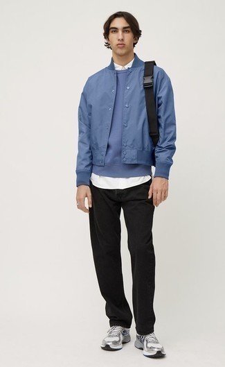 Comment porter un sweat-shirt bleu